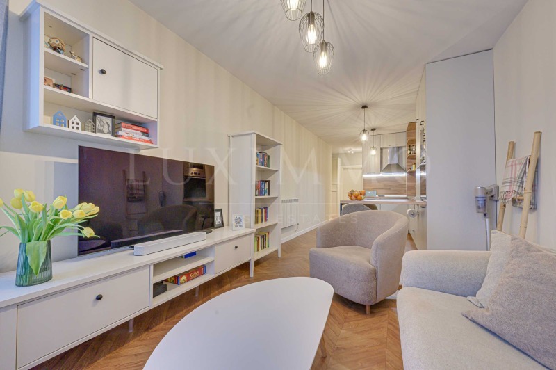 Продава 2-СТАЕН, гр. София, Дружба 1