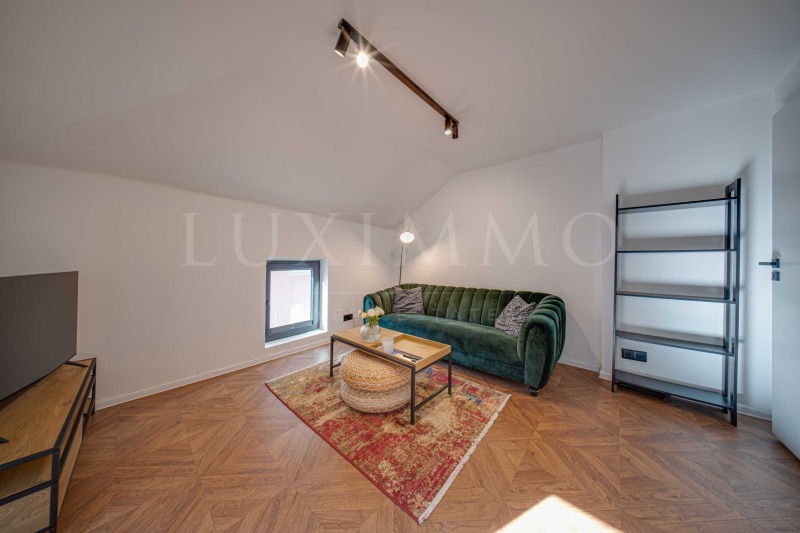 Продава ЕТАЖ ОТ КЪЩА, гр. София, Център, снимка 6 - Етаж от къща - 52890538