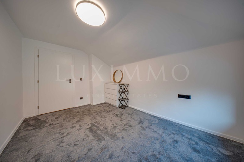 Продава ЕТАЖ ОТ КЪЩА, гр. София, Център, снимка 10 - Етаж от къща - 52890538