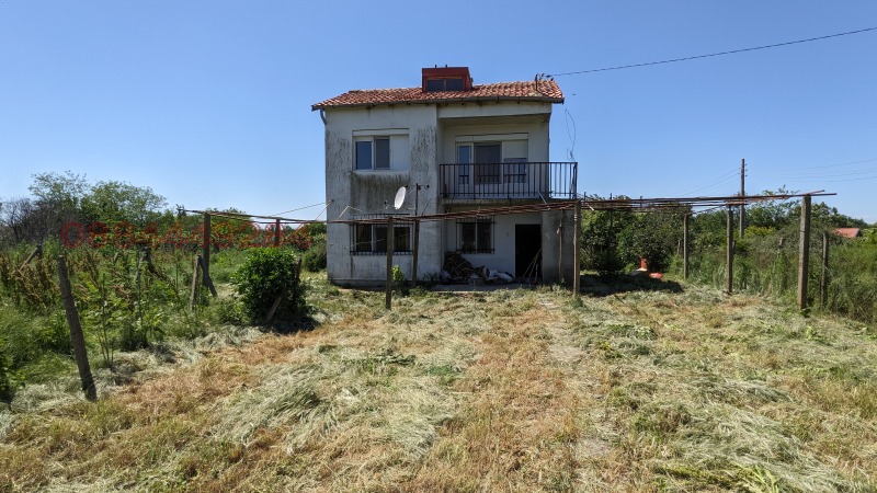 Продава КЪЩА, с. Методиево, област Добрич