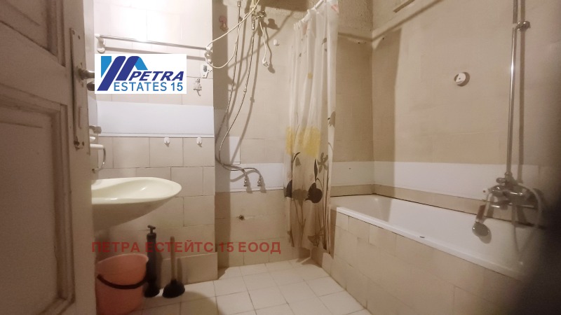 De vânzare  3 dormitoare Sofia , Țentâr , 125 mp | 89373283 - imagine [13]