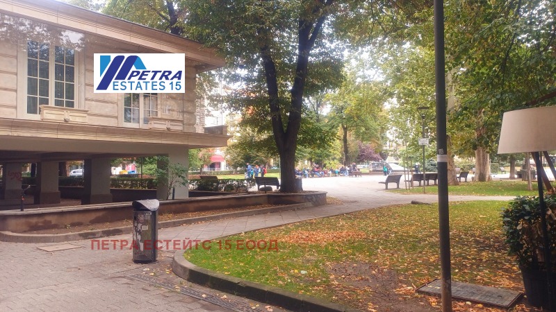 De vânzare  3 dormitoare Sofia , Țentâr , 125 mp | 89373283 - imagine [17]