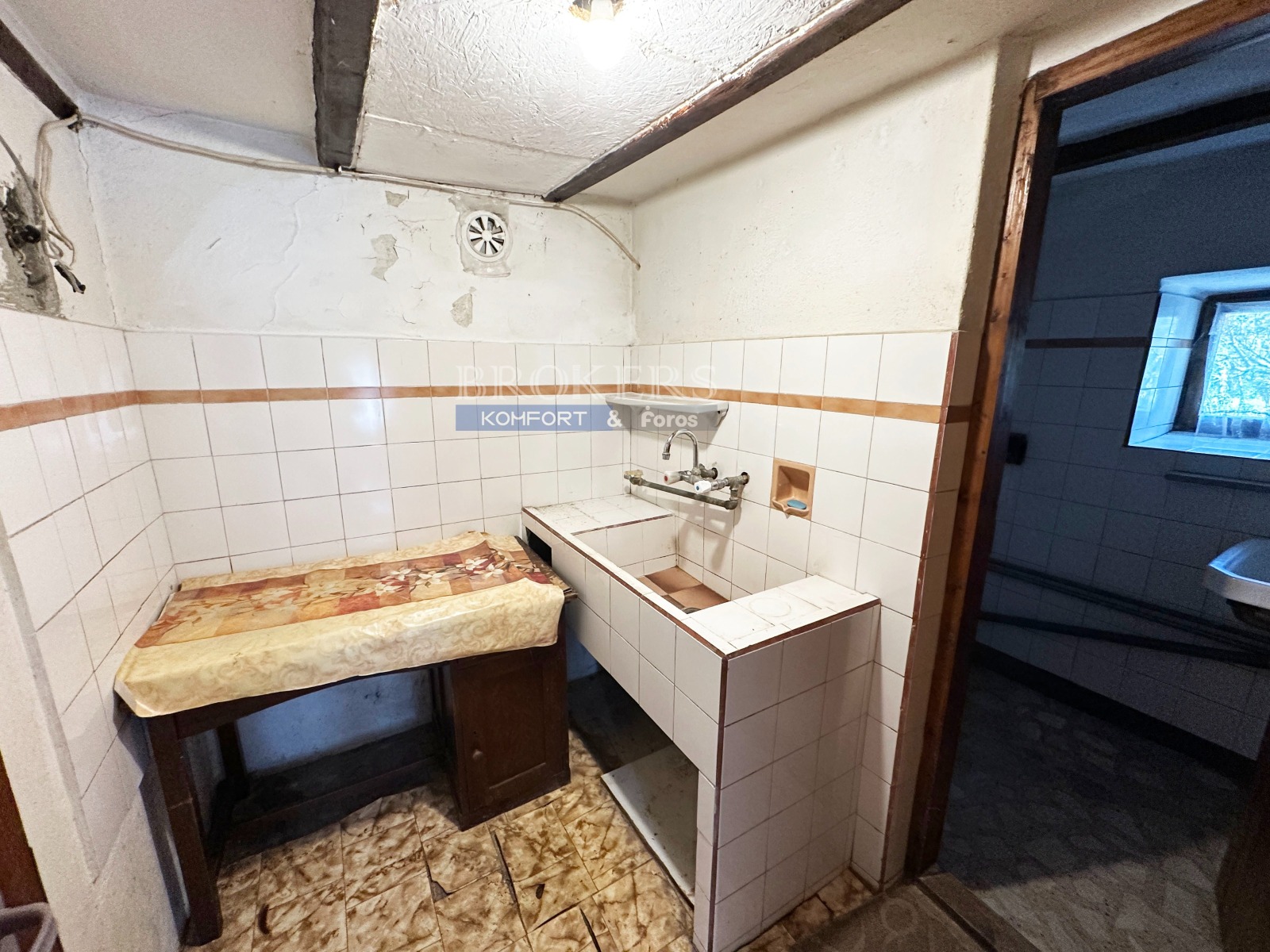 Продава КЪЩА, с. Куманово, област Варна, снимка 11 - Къщи - 54268364