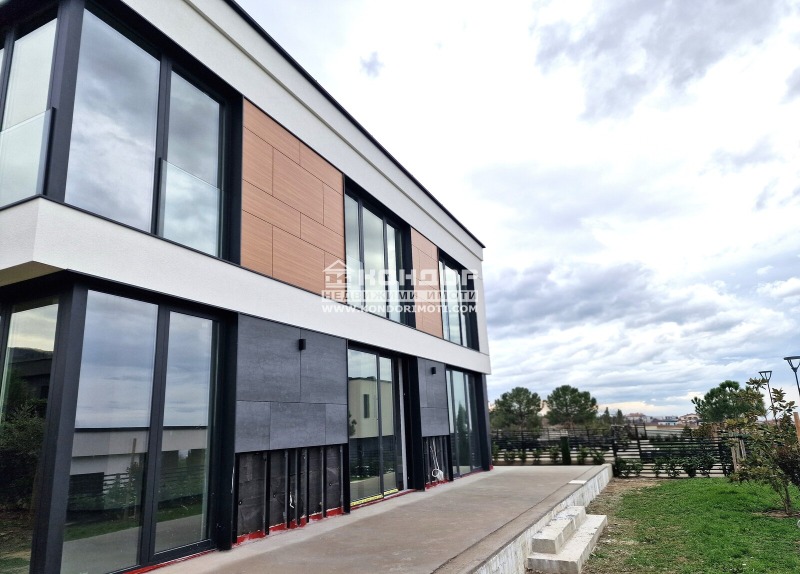 Продава КЪЩА в област Пловдив, с. Марково - 260 кв.м / 525 000 € » 1 026 810.75 лв., КОНДОР - НЕДВИЖИМИ ИМОТИ
