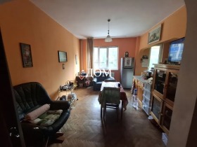 2 camere da letto Voenno uchilishte, Shumen