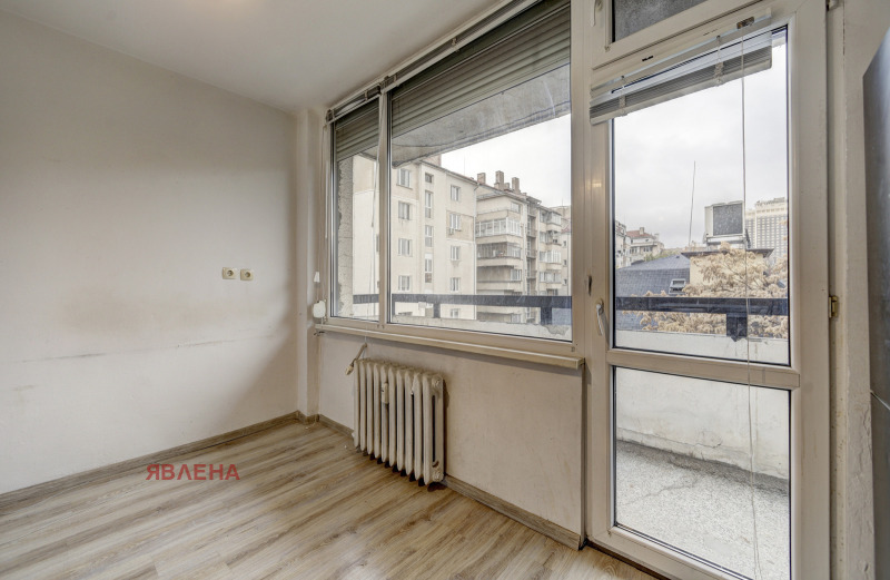 Продава 3-СТАЕН, гр. София, Център, снимка 4 - Апартаменти - 52807046