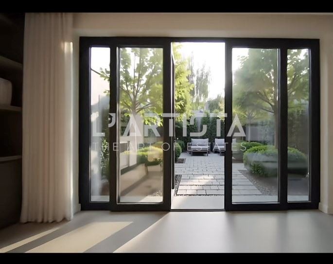 Продава 4-СТАЕН, гр. София, Център, снимка 2 - Апартаменти - 52275957