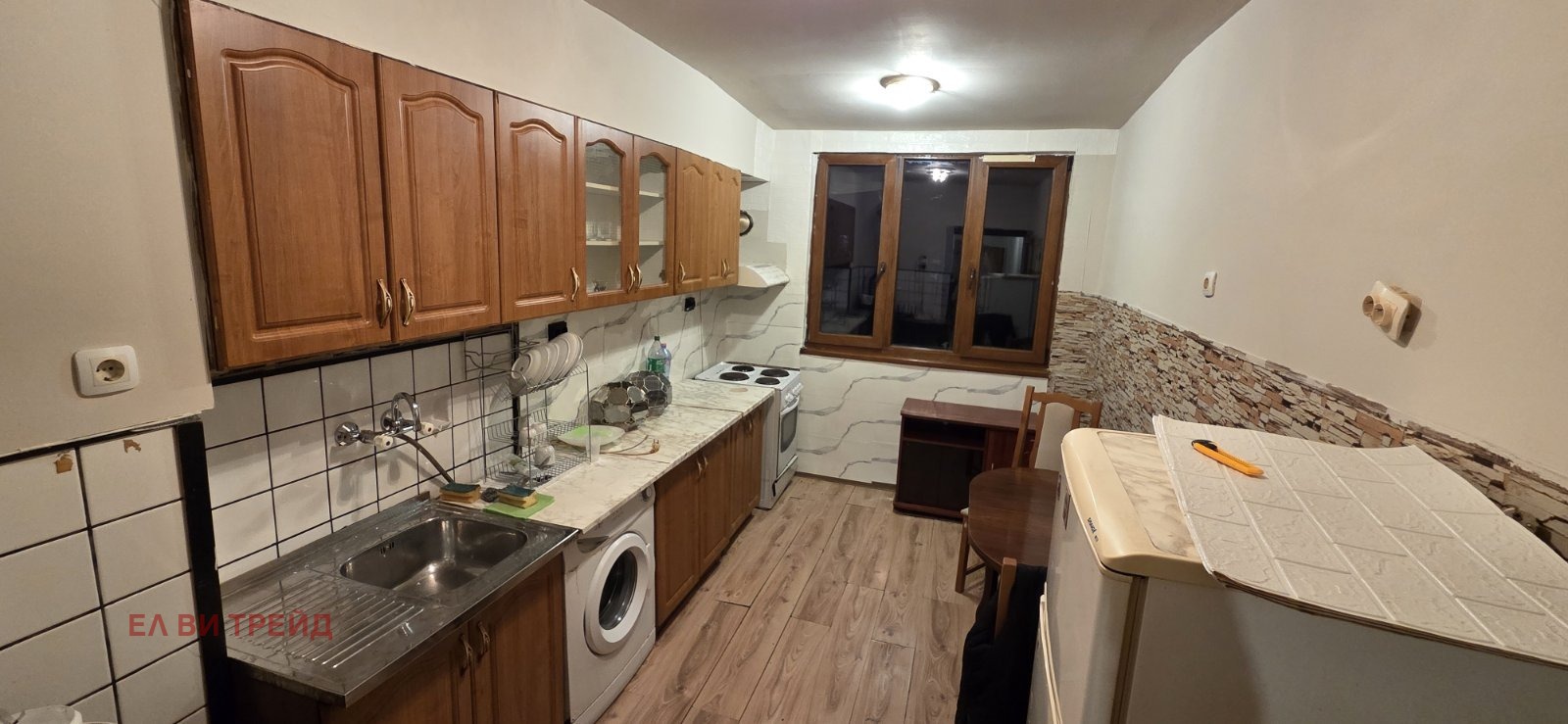 Продава 2-СТАЕН, гр. Перник, Изток, снимка 2 - Апартаменти - 53799805