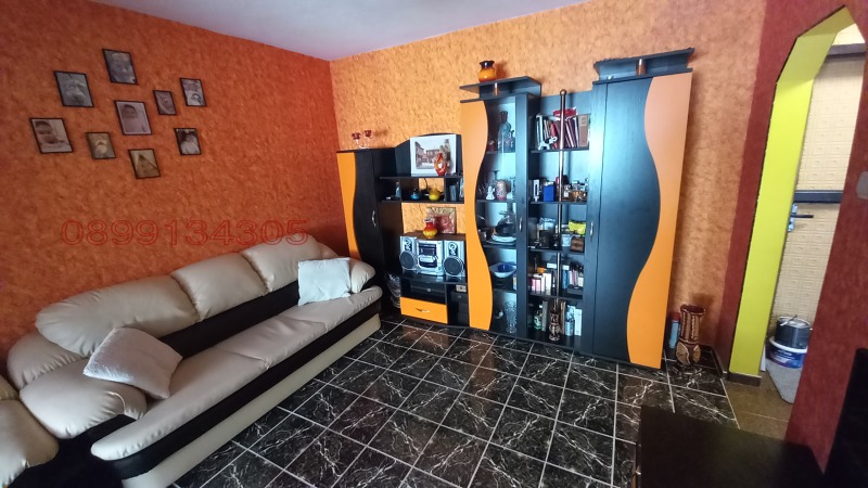Продава 3-СТАЕН в град Шумен, Тракия - 82 кв.м / 115 000 € » 224 920.45 лв.