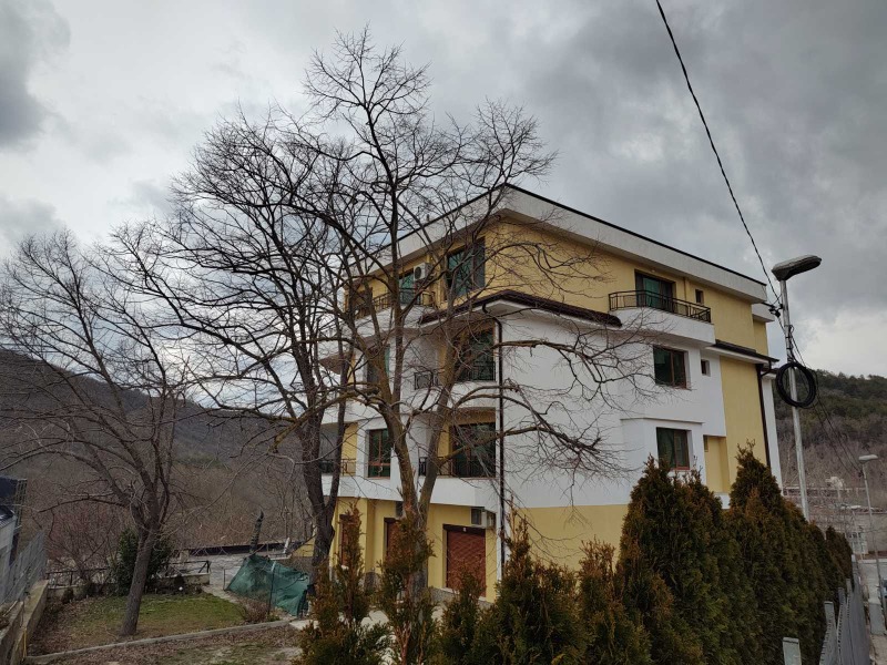 Продава  2-стаен област Добрич , гр. Каварна , 64 кв.м | 85066475