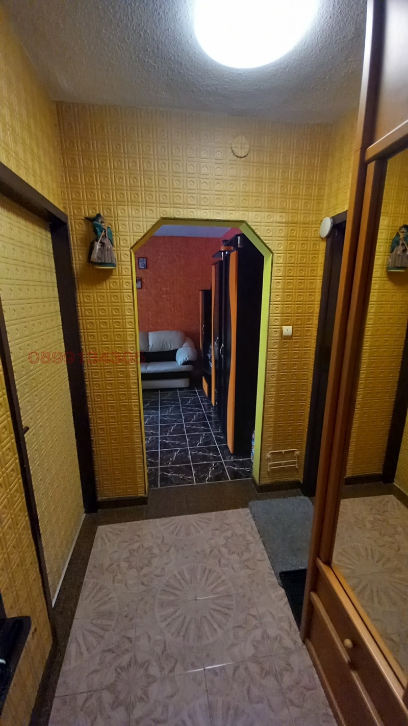 Продава 3-СТАЕН, гр. Шумен, Тракия, снимка 9 - Апартаменти - 52779523