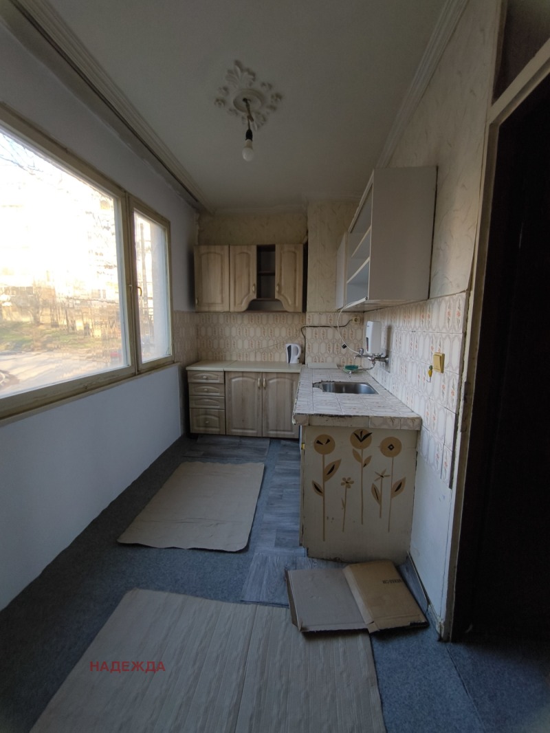 Продава  3-стаен град Плевен , Дружба 2 , 98 кв.м | 58799203 - изображение [2]