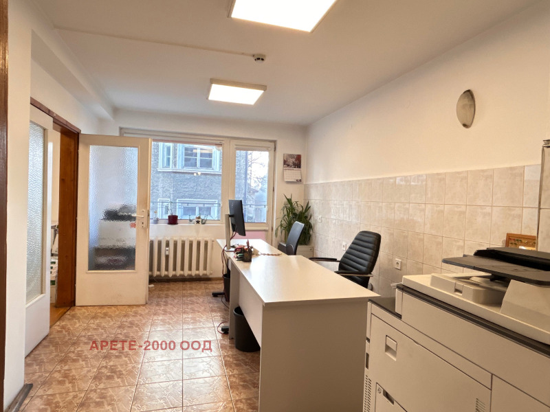 Продава МНОГОСТАЕН, гр. София, Център, снимка 7 - Апартаменти - 52719840