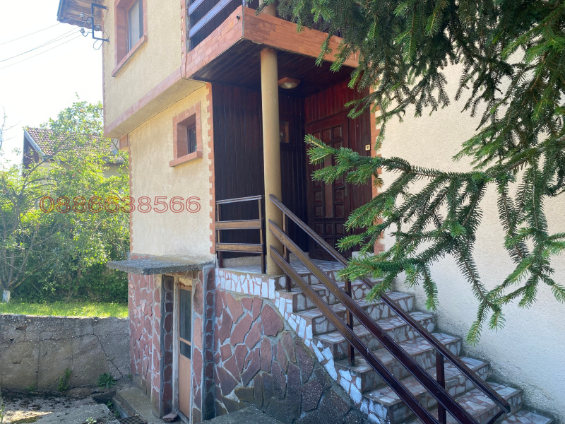 Продава ВИЛА, с. Кулина вода, област Плевен, снимка 15 - Вили - 52781127