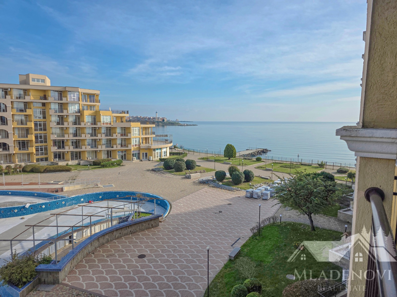 Продава 2-СТАЕН, гр. Ахелой, област Бургас