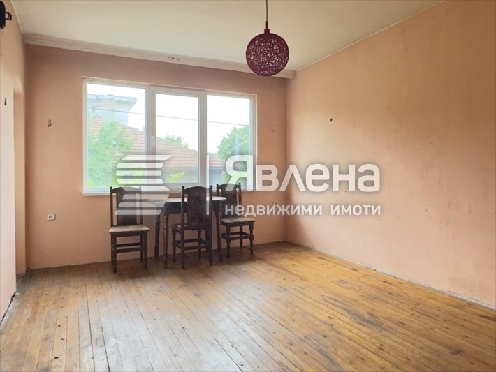 Продава ЕТАЖ ОТ КЪЩА, гр. Карлово, област Пловдив, снимка 3 - Етаж от къща - 52940718