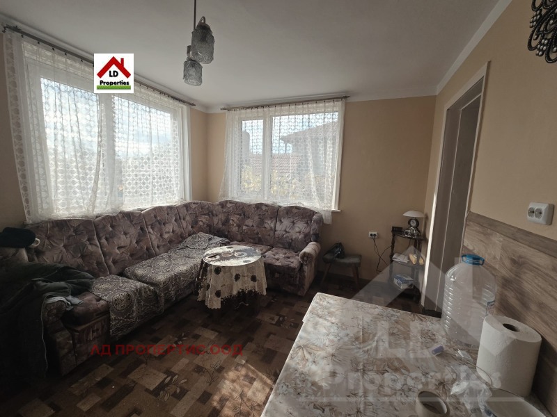 Продава КЪЩА, гр. Генерал Тошево, област Добрич, снимка 6 - Къщи - 52689229