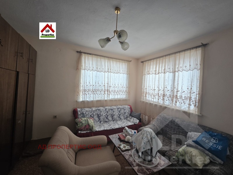 Продава КЪЩА, гр. Генерал Тошево, област Добрич, снимка 7 - Къщи - 52689229