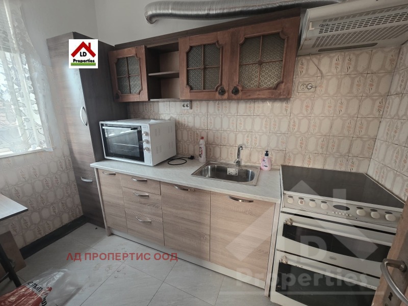 Продава КЪЩА, гр. Генерал Тошево, област Добрич, снимка 15 - Къщи - 52689229