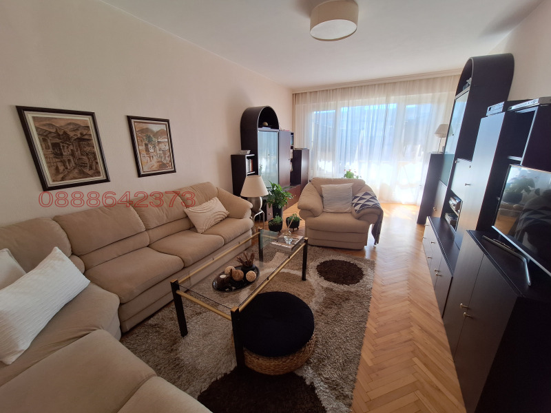 Продава 3-СТАЕН, гр. Перник, Изток