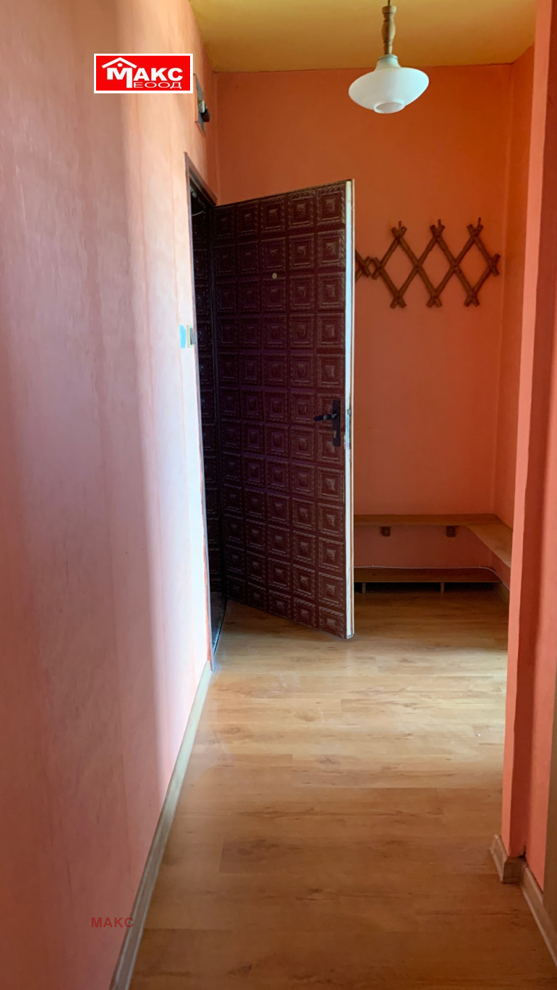 Продава  2-стаен област Перник , гр. Радомир , 57 кв.м | 35257233 - изображение [12]