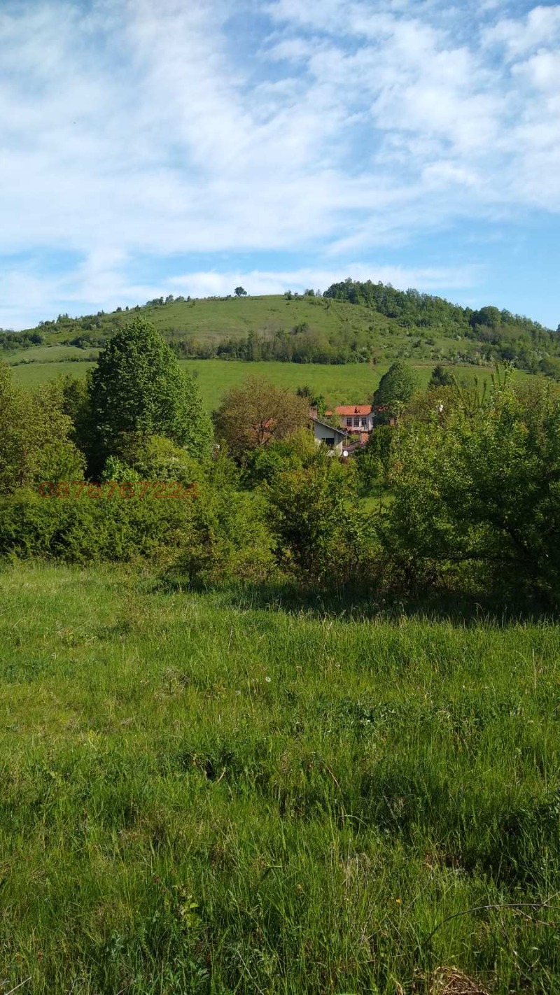 Продава ПАРЦЕЛ, с. Горно трапе, област Ловеч