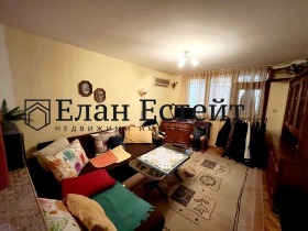 1 bedroom Vazrazhdane, Burgas 1