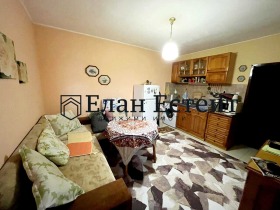 1 bedroom Vazrazhdane, Burgas 4