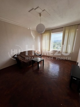 1 Schlafzimmer Iztok, Pernik