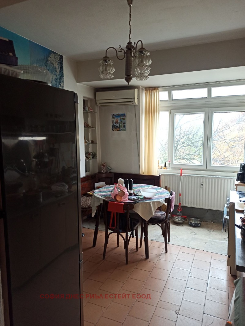 Продава 3-СТАЕН, гр. София, Лагера, снимка 2 - Апартаменти - 52293975