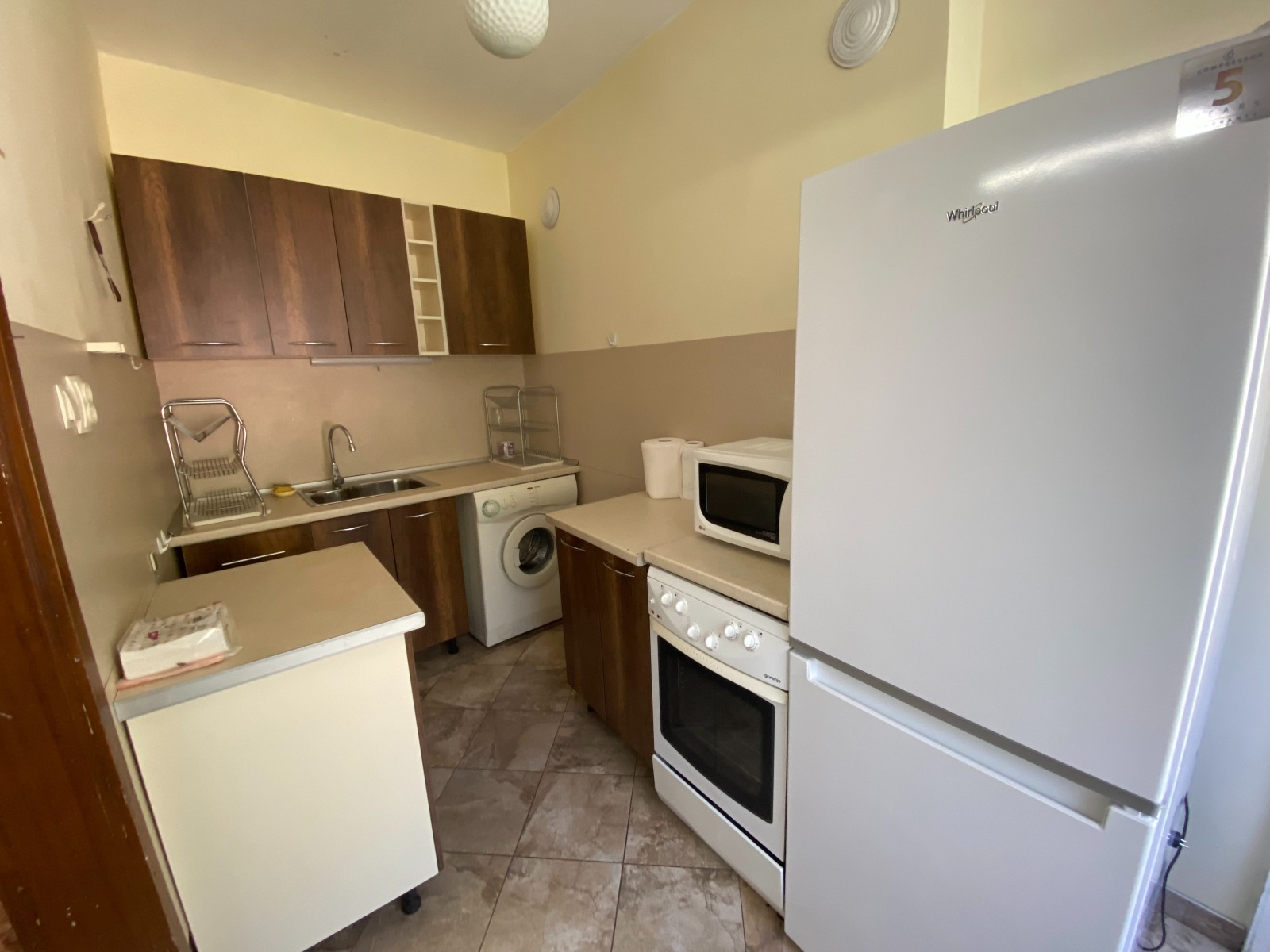 Продава 3-СТАЕН, гр. Дупница, област Кюстендил, снимка 2 - Апартаменти - 56193274