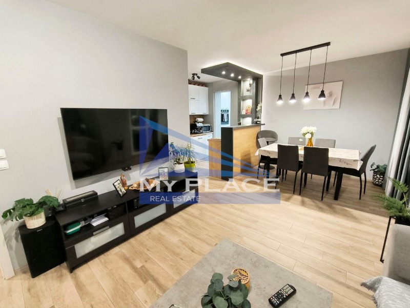 Продава  3-стаен град Шумен , Център , 86 кв.м | 37026034