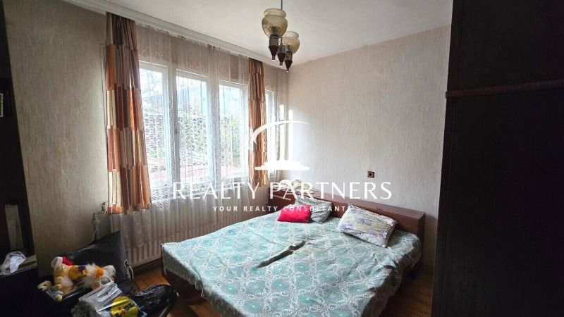 Продава  Къща град Перник , Пригаров район , 240 кв.м | 22732388 - изображение [8]