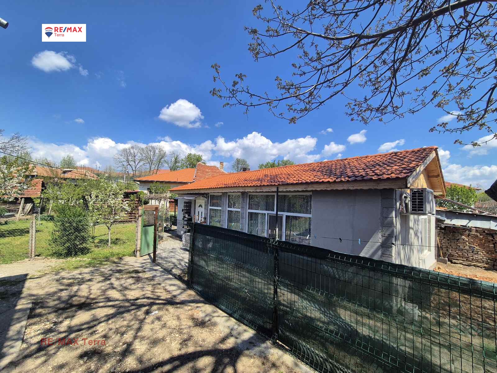 Продава КЪЩА, гр. Левски, област Плевен, снимка 6 - Къщи - 54290246