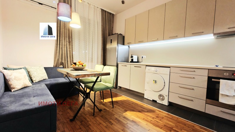 En venta  2 dormitorios Plovdiv , Tsentar , 76 metros cuadrados | 95659484 - imagen [3]
