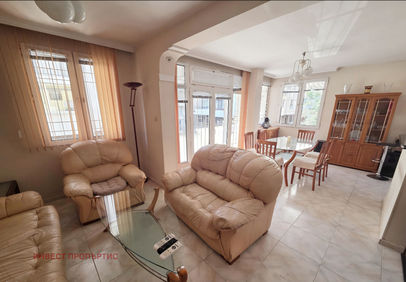 Продава 4-СТАЕН, гр. София, Гео Милев, снимка 2 - Апартаменти - 55500957