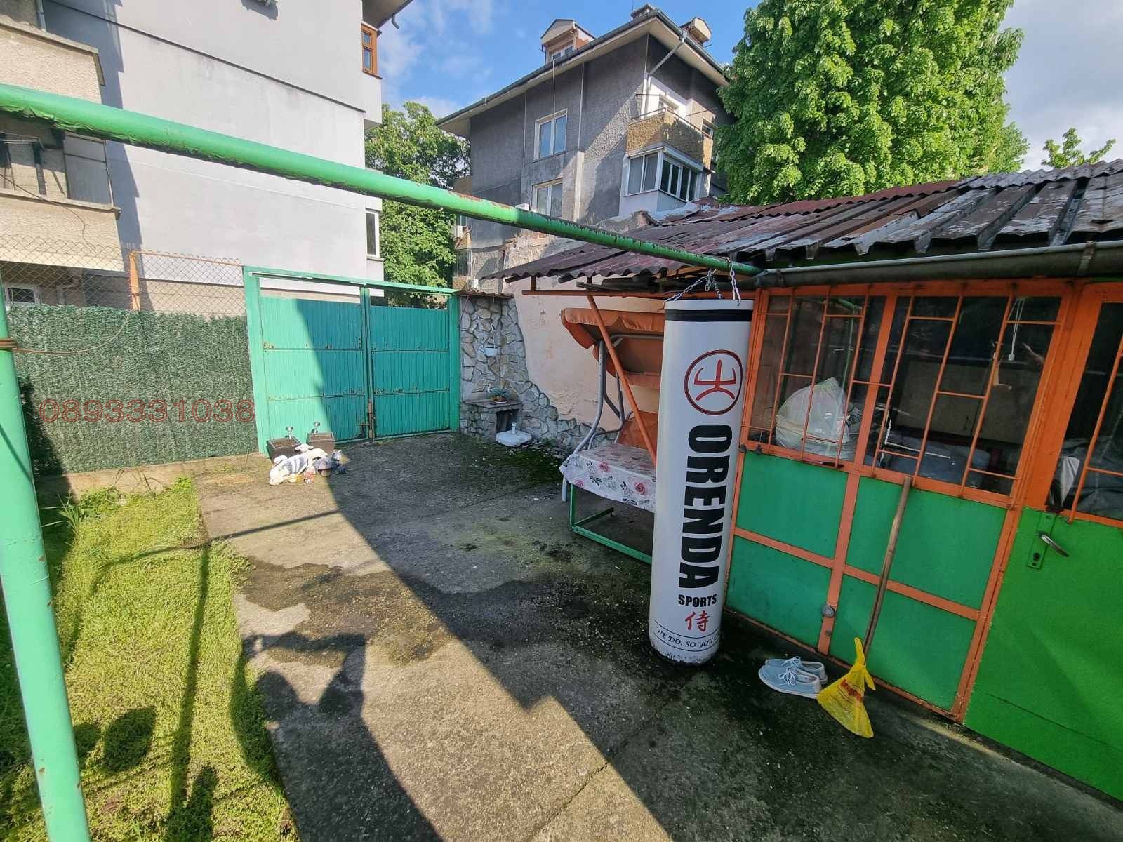 Продава ЕТАЖ ОТ КЪЩА, гр. Русе, Родина 2, снимка 3 - Етаж от къща - 54396385