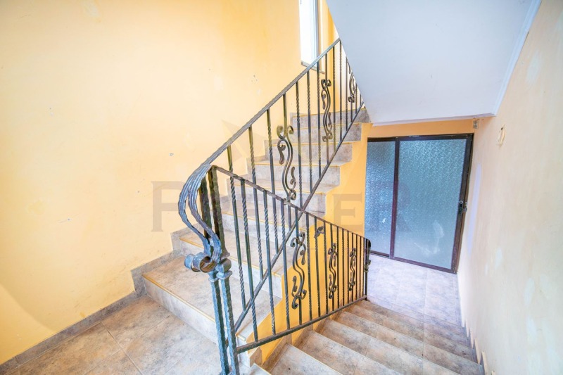 Продава КЪЩА, с. Тюленово, област Добрич, снимка 10 - Къщи - 53084185