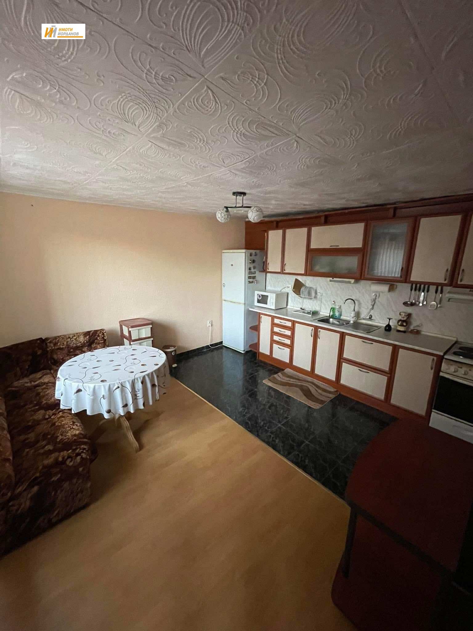 Продава КЪЩА, гр. Полски Тръмбеш, област Велико Търново, снимка 2 - Къщи - 53674637