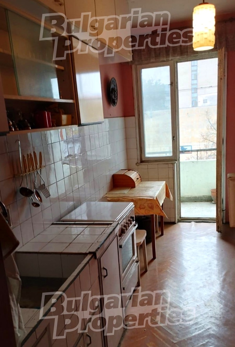 Продава 2-СТАЕН, гр. Разград, Център, снимка 2 - Апартаменти - 52636791