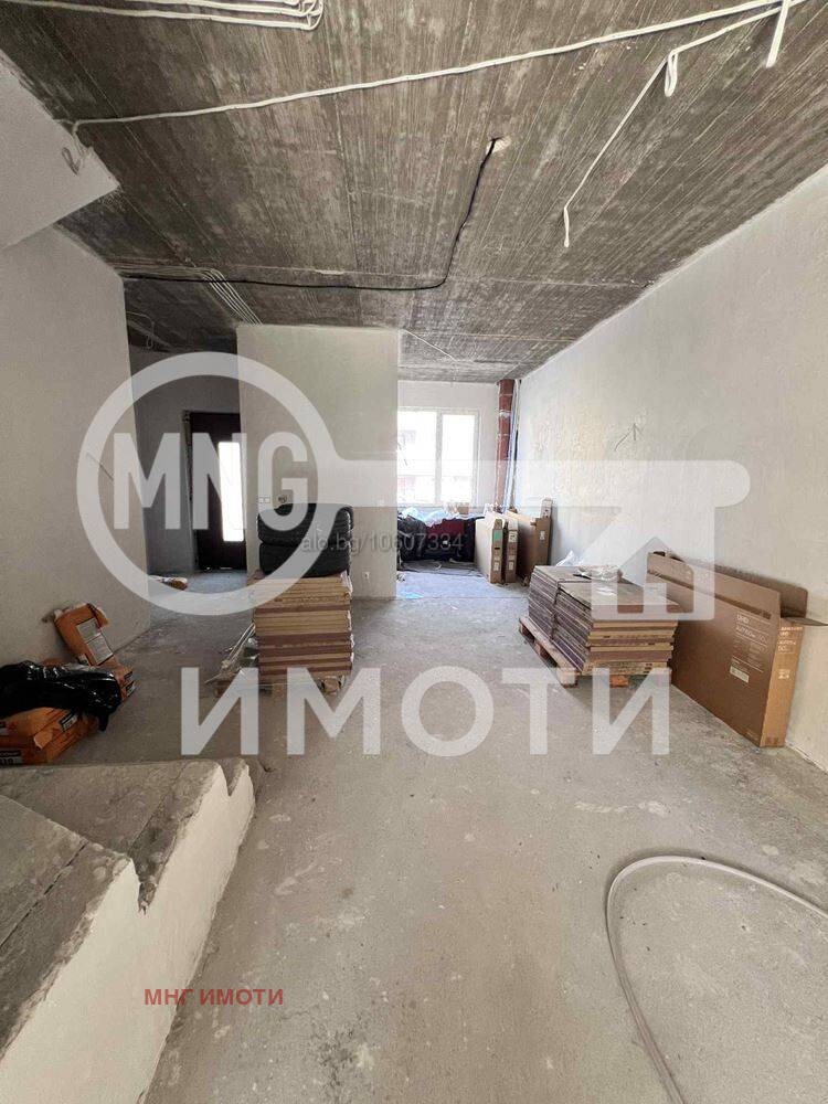 En venta  Casa Plovdiv , Ostromila , 388 metros cuadrados | 44306838 - imagen [4]