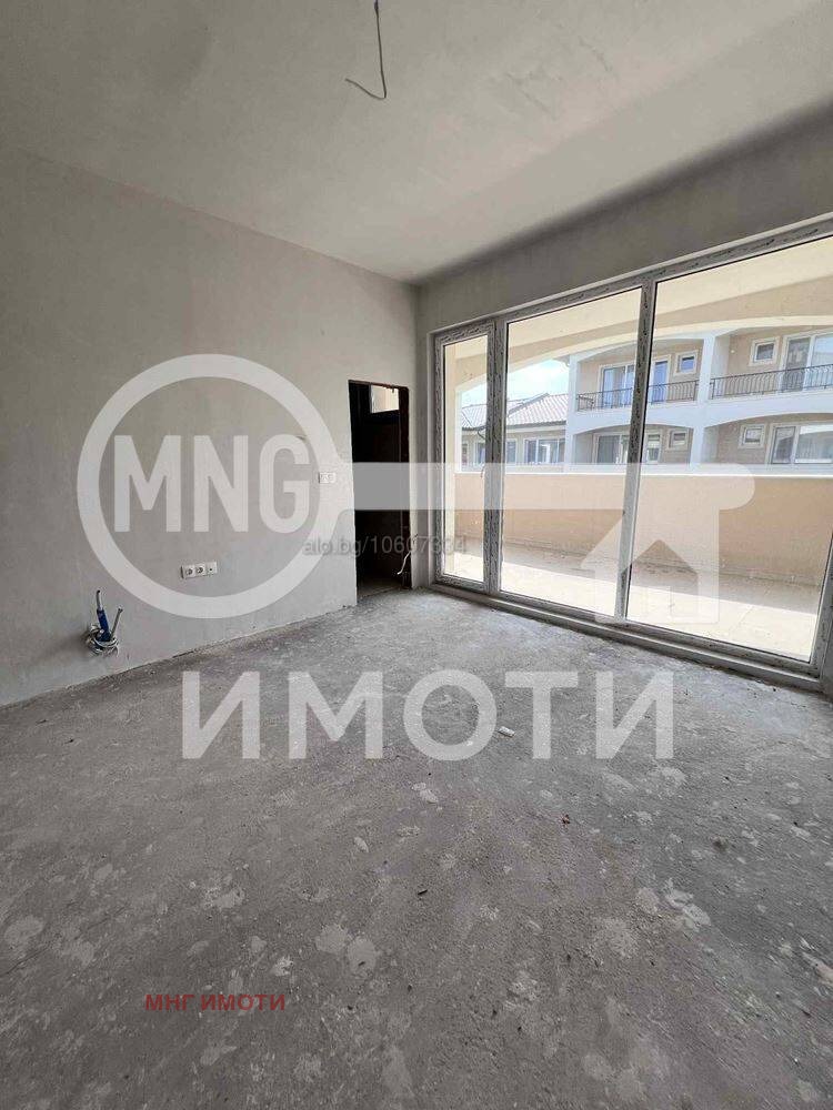 En venta  Casa Plovdiv , Ostromila , 388 metros cuadrados | 44306838 - imagen [8]