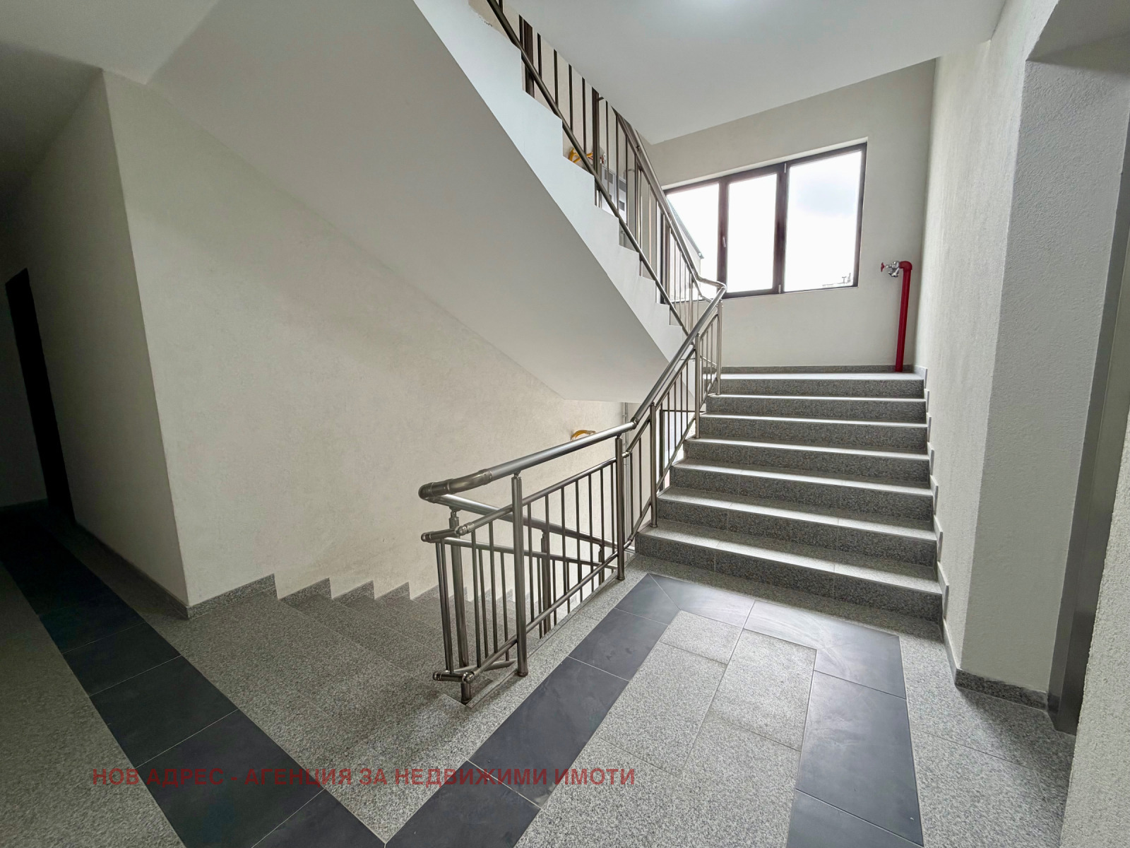 Продава 3-СТАЕН, гр. Търговище, Запад 2, снимка 2 - Апартаменти - 54250611