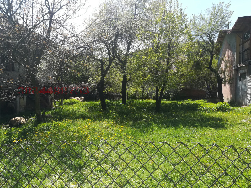 Продава КЪЩА, гр. Етрополе, област София област