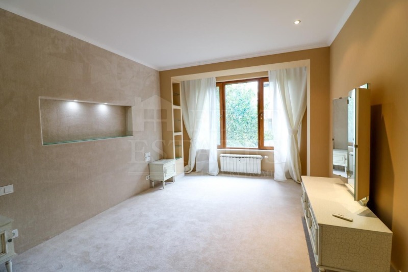 De vânzare  3 dormitoare Sofia , Iztoc , 133 mp | 21990119 - imagine [13]