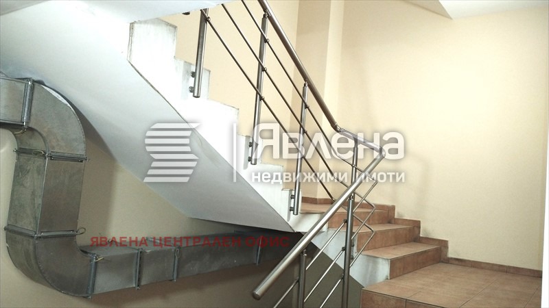 Продава ГАРАЖ, ПАРКОМЯСТО, гр. София, Център, снимка 9 - Гаражи и паркоместа - 53715913