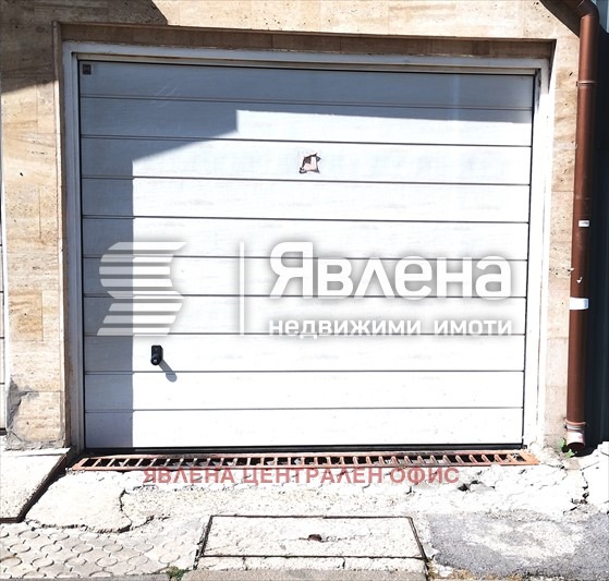 Продава ГАРАЖ, ПАРКОМЯСТО, гр. София, Център