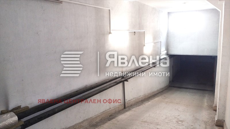 Продава ГАРАЖ, ПАРКОМЯСТО, гр. София, Център, снимка 3 - Гаражи и паркоместа - 53715913