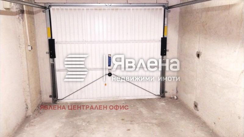 Продава ГАРАЖ, ПАРКОМЯСТО, гр. София, Център, снимка 8 - Гаражи и паркоместа - 53715913