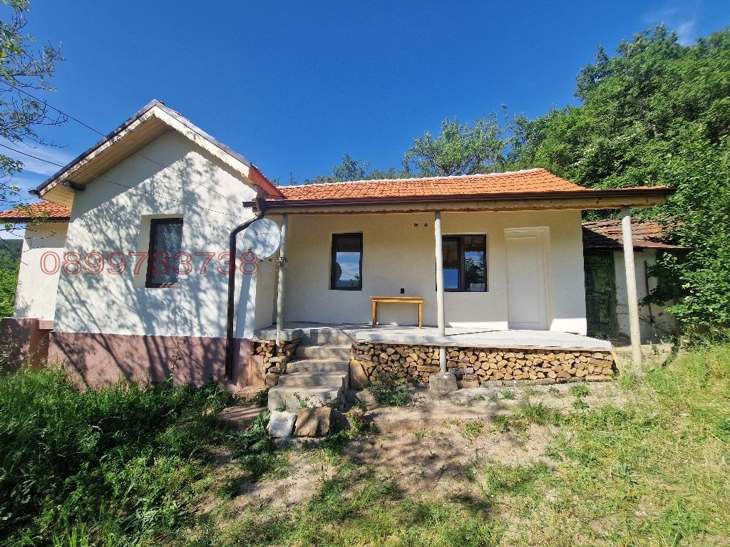 Продава КЪЩА, с. Жабляно, област Перник